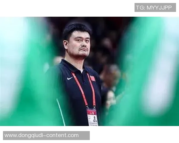 球迷热议姚明的传奇职业生涯与对中国篮球的深远影响 球迷热议姚明的传奇职业生涯与对中国篮球的深远影响