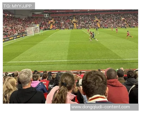 足总杯精彩对决AC米兰狂胜里昂上演帽子戏法引发全场热潮