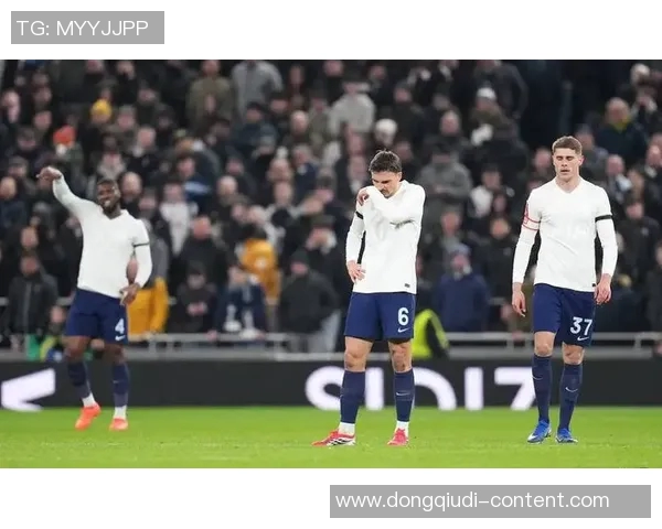 足总杯惊现冷门里昂狂胜莱比锡5-0红牌事件引发全场热议 足总杯惊现冷门里昂狂胜莱比锡5-0红牌事件引发全场热议